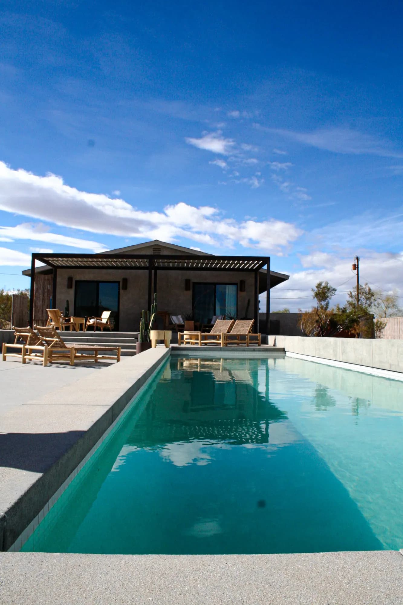 Custom pool & spa by JB Pools: Joshua Tree retreat