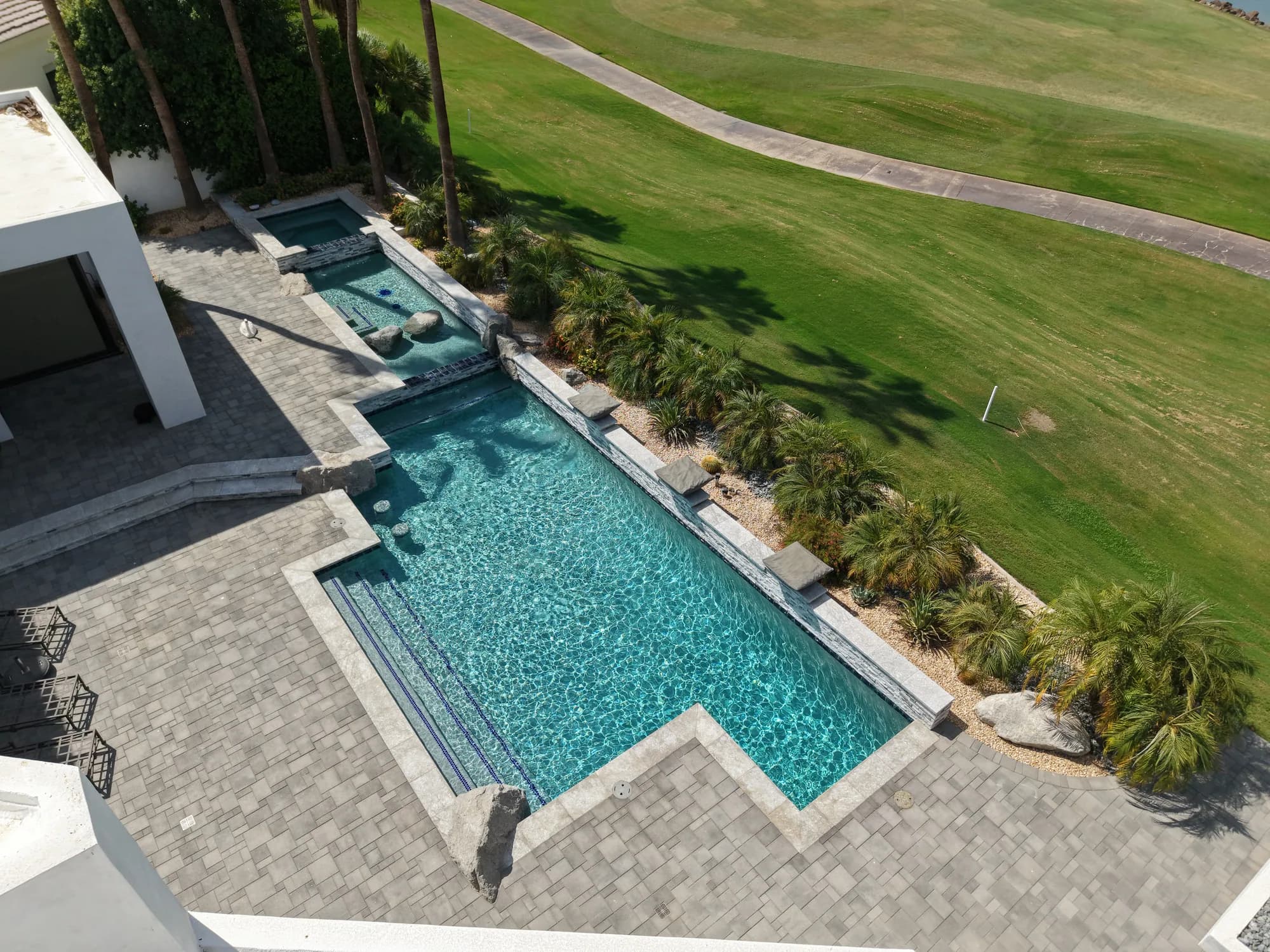 Modern custom pool and spa built by JB Pools in the Coachella Valley